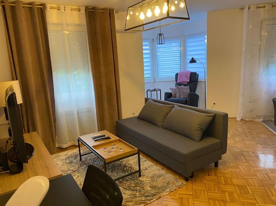 Apartment Miva ซาเกร็บ ภายนอก รูปภาพ